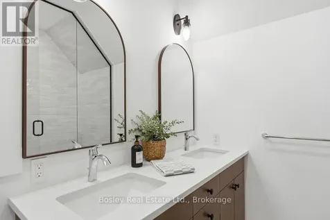 130 Fifth Street Collingwood ON L9Y 5V1