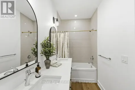 130 Fifth Street Collingwood ON L9Y 5V1