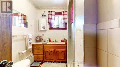 14 Seneca Crescent Tiny ON L9M 0C9