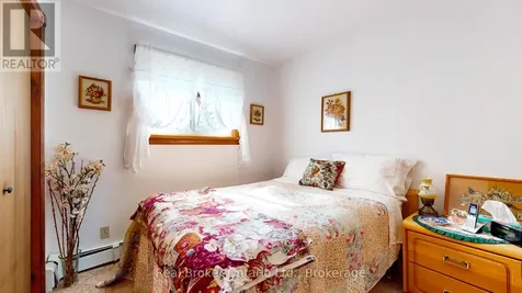 14 Seneca Crescent Tiny ON L9M 0C9