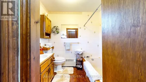 14 Seneca Crescent Tiny ON L9M 0C9