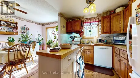 14 Seneca Crescent Tiny ON L9M 0C9