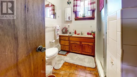 14 Seneca Crescent Tiny ON L9M 0C9