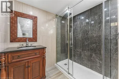 6122 Mayfair Drive Niagara Falls ON L2J 1W1
