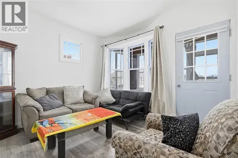 1023 Hall Avenue Windsor ON N9A 2M6