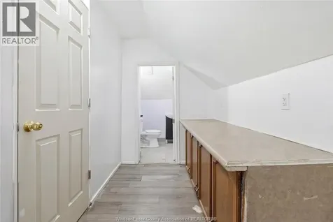 1023 Hall Avenue Windsor ON N9A 2M6