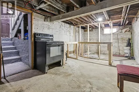1023 Hall Avenue Windsor ON N9A 2M6