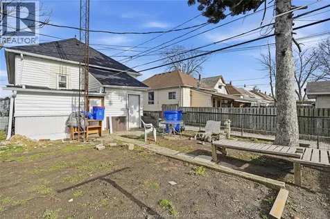 1023 Hall Avenue Windsor ON N9A 2M6