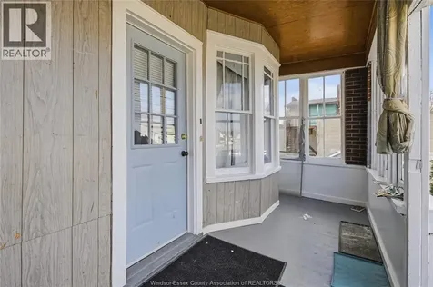 1023 Hall Avenue Windsor ON N9A 2M6