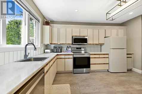 6 Maplewood Circle Brockville ON K6V 1N4