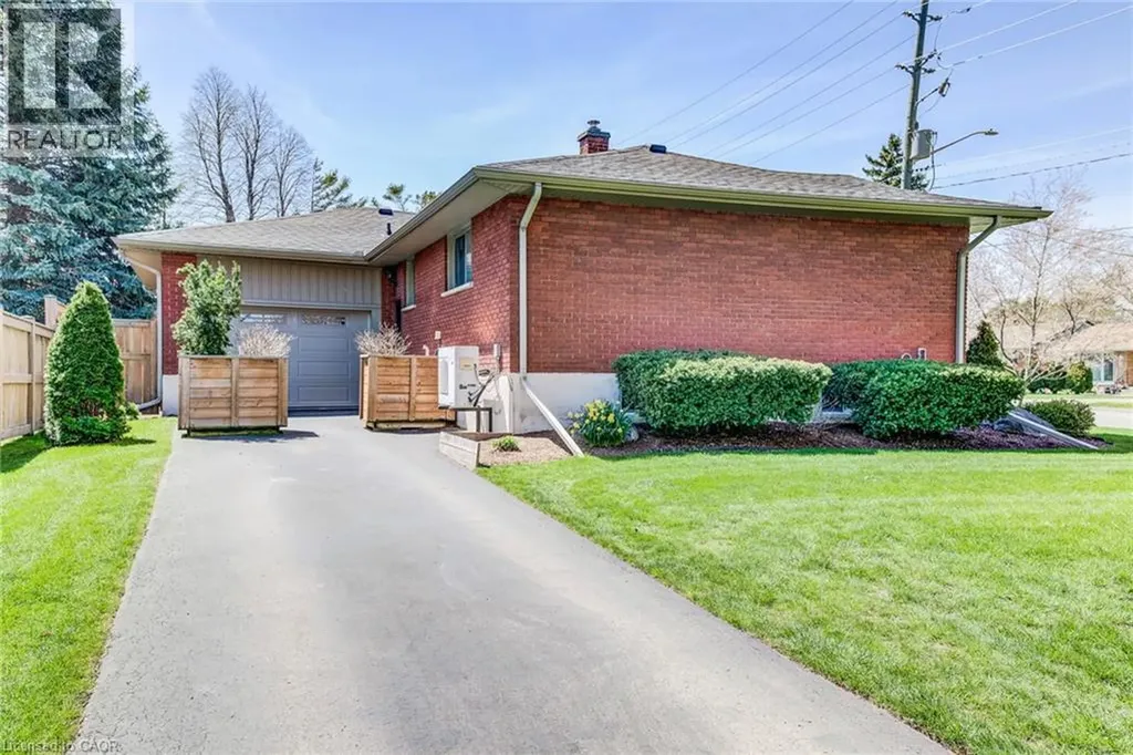 213 Union Street East Waterloo ON N2J 1C9