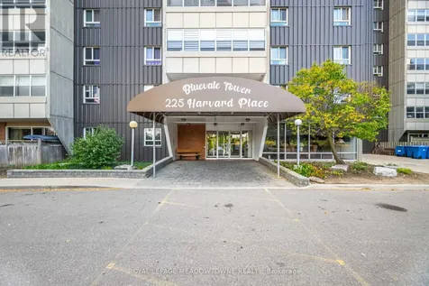 225 Harvard Place Waterloo ON N2J 4H4