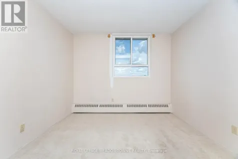 225 Harvard Place Waterloo ON N2J 4H4