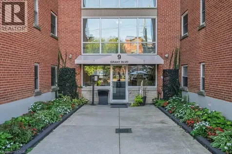 9 Grant Boulevard Dundas ON L9H 4L5