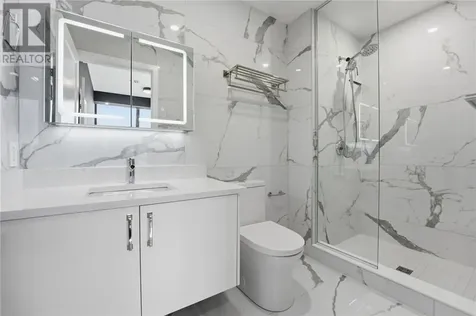 180 George Street Unit# Ph206 Ottawa ON K1N 0G8