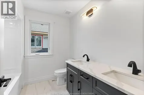1211 Campana Crescent Lakeshore ON N8L 0K4