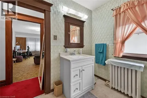 96 Barnesdale Boulevard Hamilton ON L8M 2V6