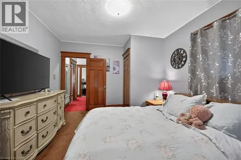 96 Barnesdale Boulevard Hamilton ON L8M 2V6