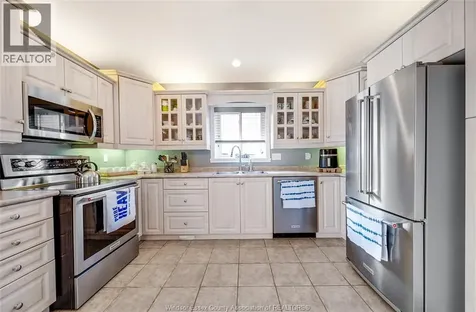 1596 Morningstar Avenue Windsor ON N8P 1P9
