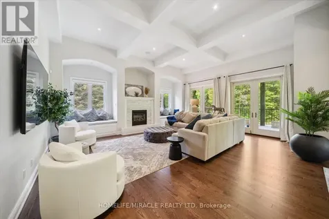 12 Deer Run Uxbridge ON L9P 0K9