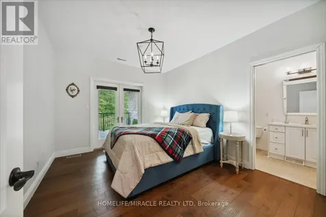12 Deer Run Uxbridge ON L9P 0K9