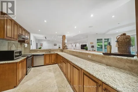 12 Deer Run Uxbridge ON L9P 0K9