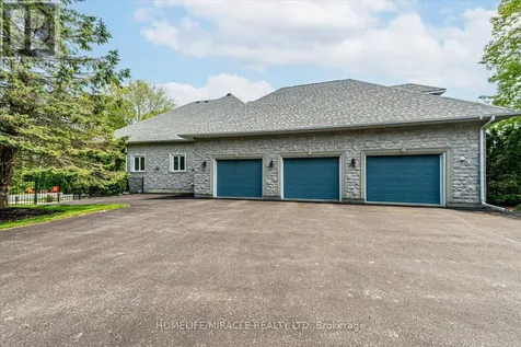 12 Deer Run Uxbridge ON L9P 0K9