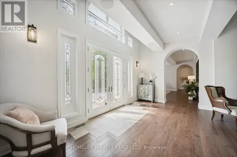 12 Deer Run Uxbridge ON L9P 0K9