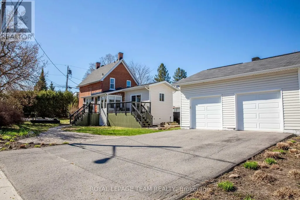 238 Park Avenue Carleton Place ON K7C 2G6