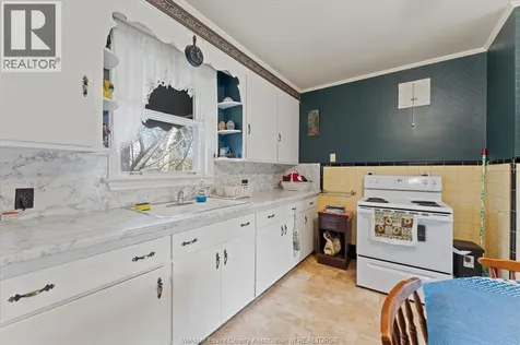 121 Division Street South Kingsville ON N9Y 1P5