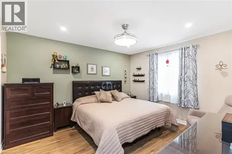152 Cross Street East Dunnville ON N1A 1B8