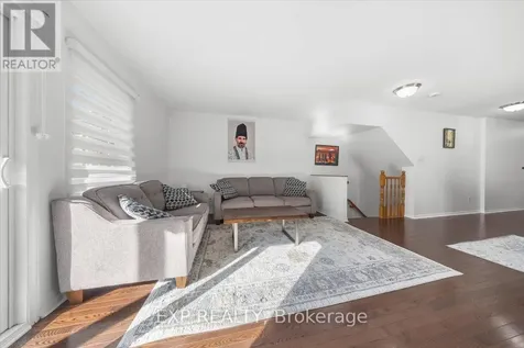 528 Reardon Private Ottawa ON K1V 2L1
