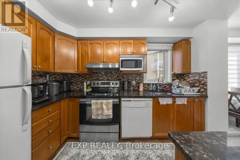 528 Reardon Private Ottawa ON K1V 2L1