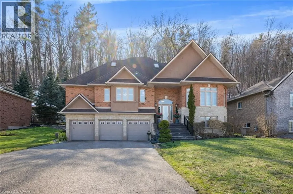 130 Dorchester Drive Grimsby ON L3M 1A8