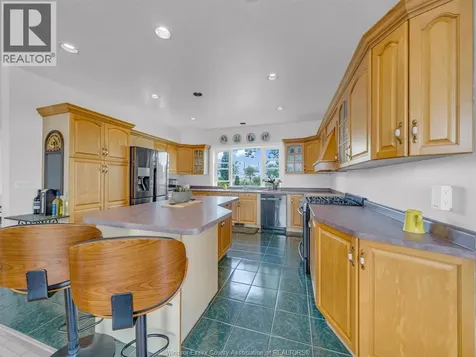16925 Lakeshore Road 303 Lakeshore ON N0P 2L0