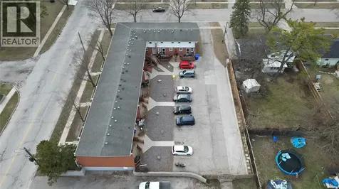 1006 Kenwood Avenue Sarnia ON N7V 3S3