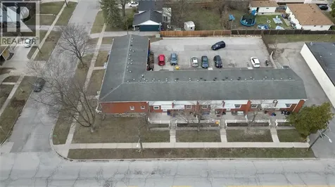 1006 Kenwood Avenue Sarnia ON N7V 3S3