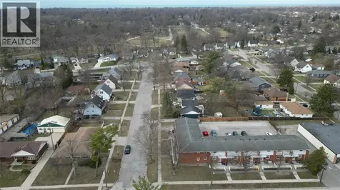 1006 Kenwood Avenue Sarnia ON N7V 3S3