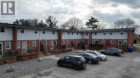 1006 Kenwood Avenue Sarnia ON N7V 3S3