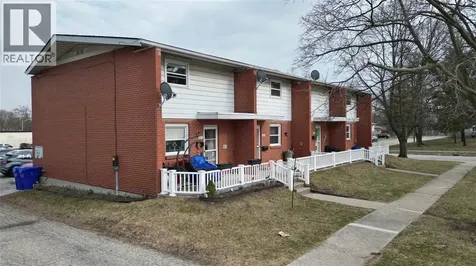 1006 Kenwood Avenue Sarnia ON N7V 3S3