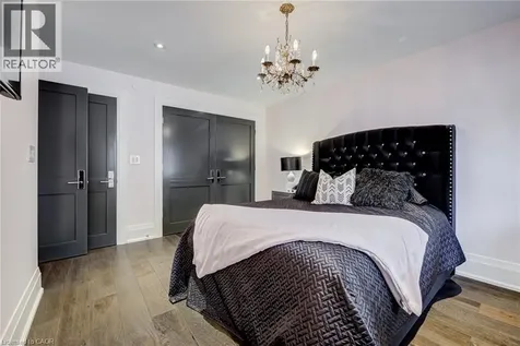 397 King Street West Dundas ON L9H 1W9