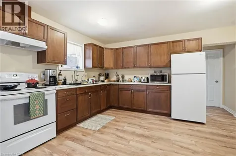 436 Mcalpine Avenue North Welland ON L3B 1T3