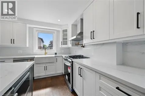 7 Grandview Avenue Stoney Creek ON L8E 5A5