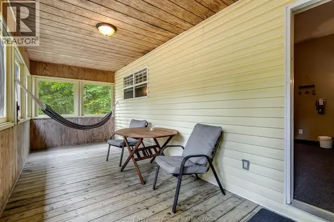 1060 East West Road Pelee Island ON N0R 1M0