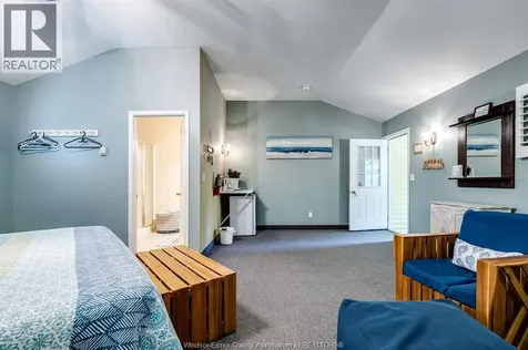 1060 East West Road Pelee Island ON N0R 1M0