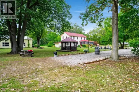 1060 East West Road Pelee Island ON N0R 1M0