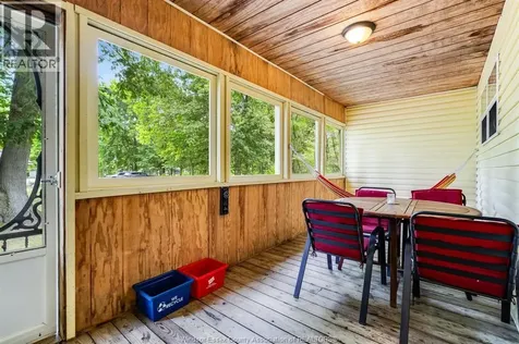 1060 East West Road Pelee Island ON N0R 1M0