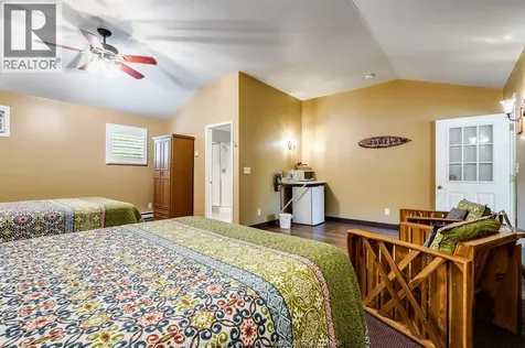 1060 East West Road Pelee Island ON N0R 1M0