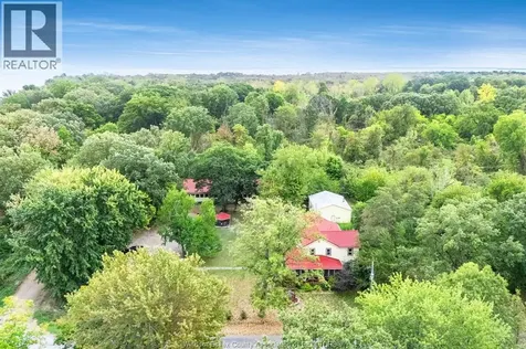 1060 East West Road Pelee Island ON N0R 1M0