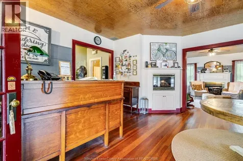 1060 East West Road Pelee Island ON N0R 1M0